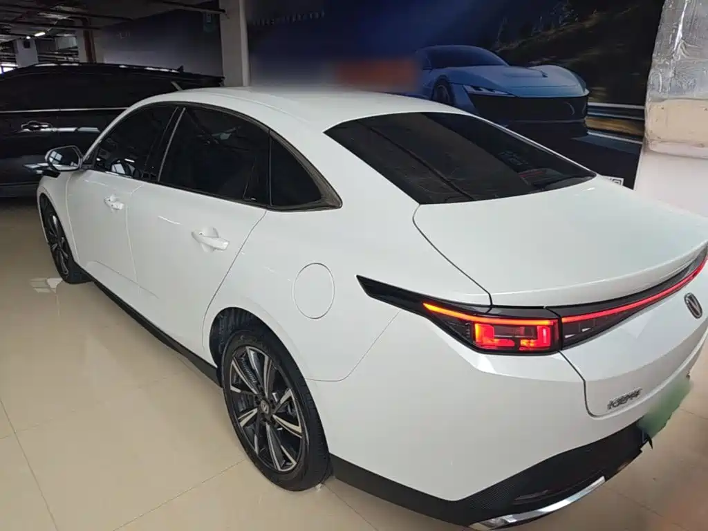Changan Eado — миниатюра 5