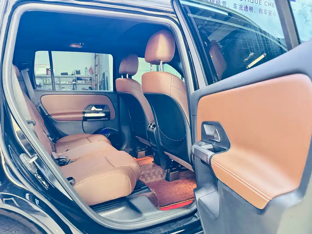 Mercedes-Benz GLB — миниатюра 8