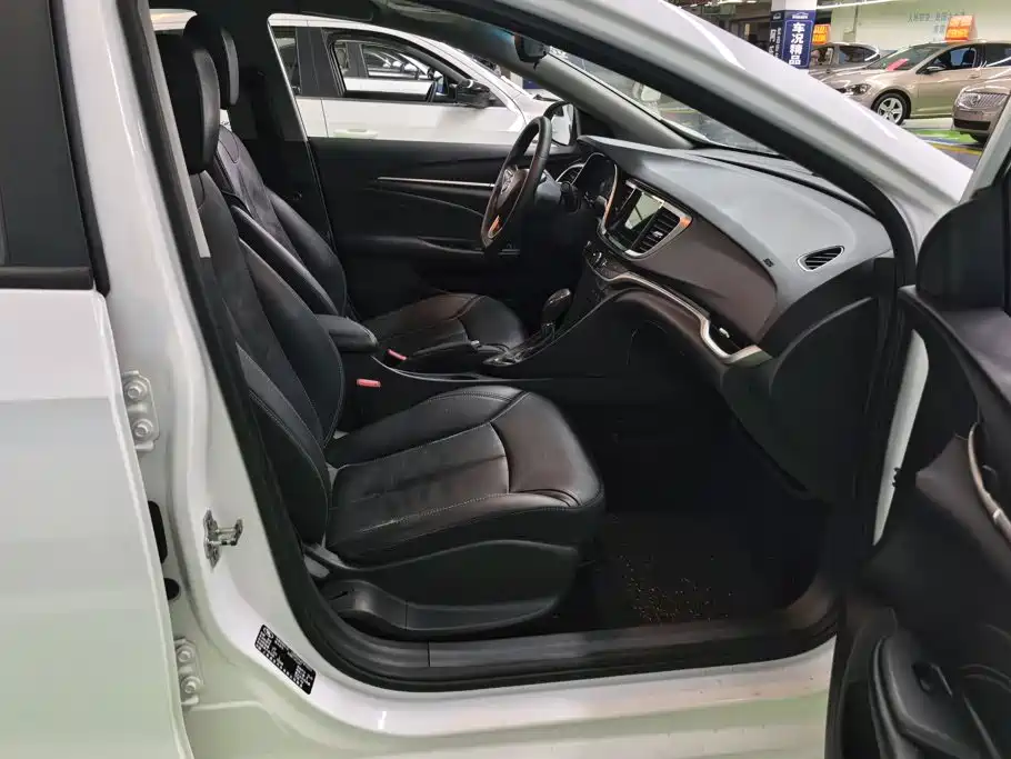 Buick Excelle — миниатюра 8