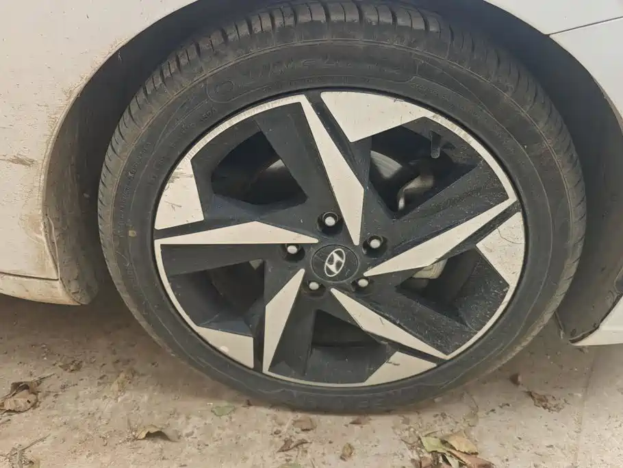 Hyundai Elantra — миниатюра 6