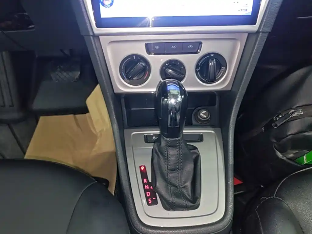 Volkswagen Lavida — миниатюра 14