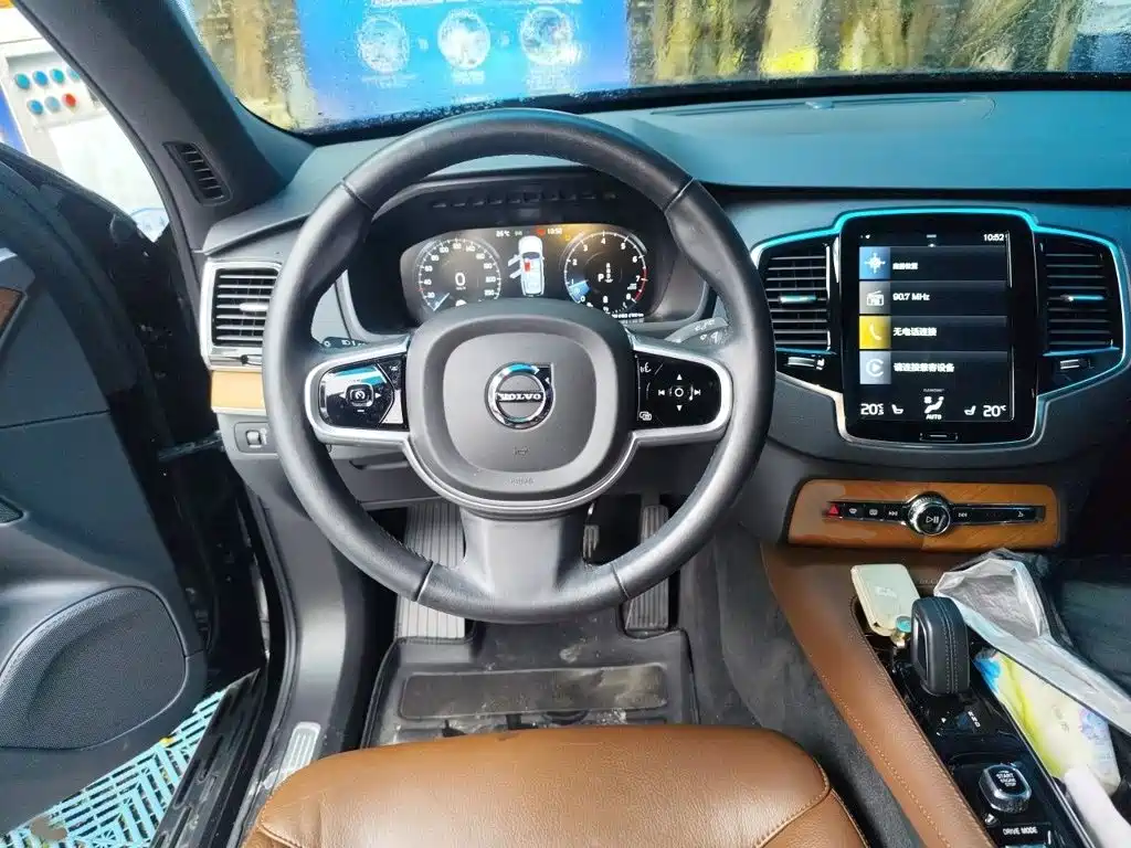 Volvo XC90 — миниатюра 3