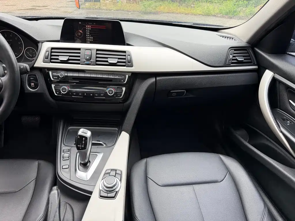 BMW 3 Series — миниатюра 14
