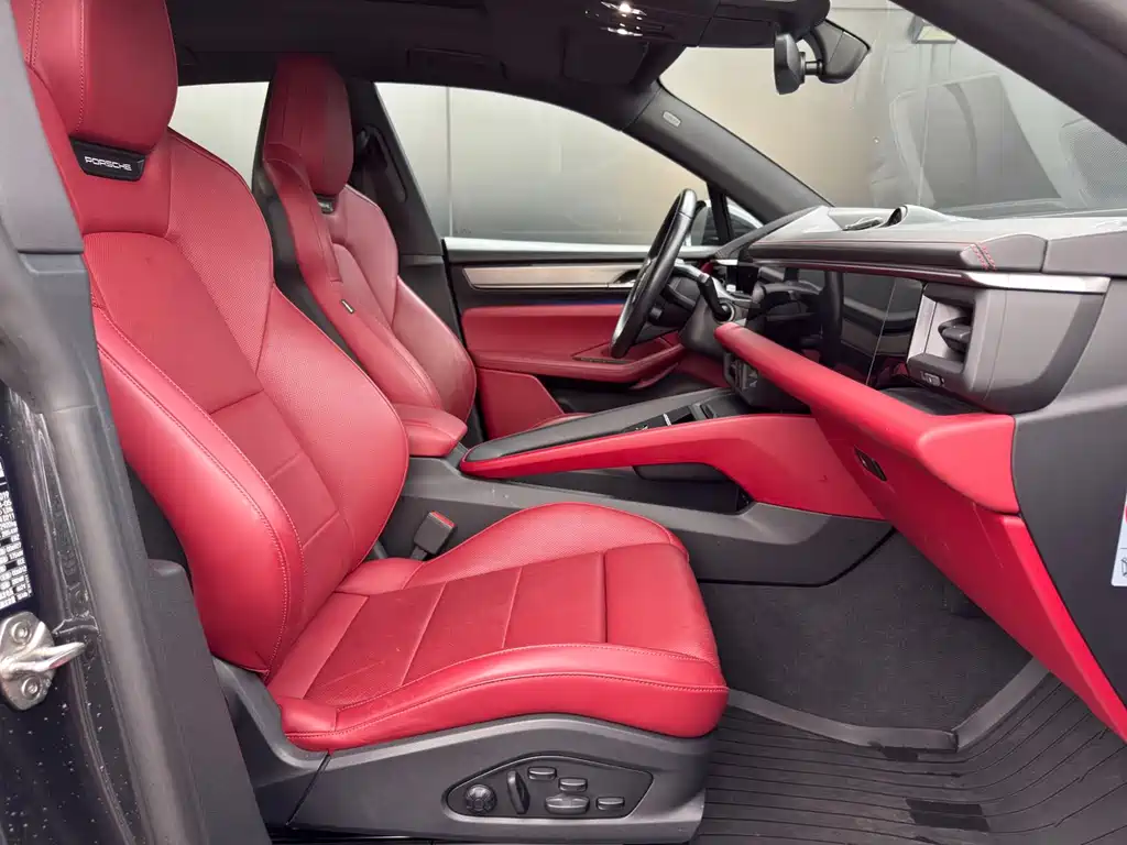 Porsche Macan EV — миниатюра 17