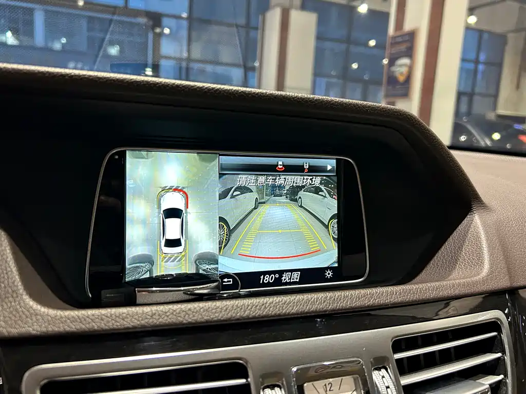 Mercedes-Benz E-Class — миниатюра 15