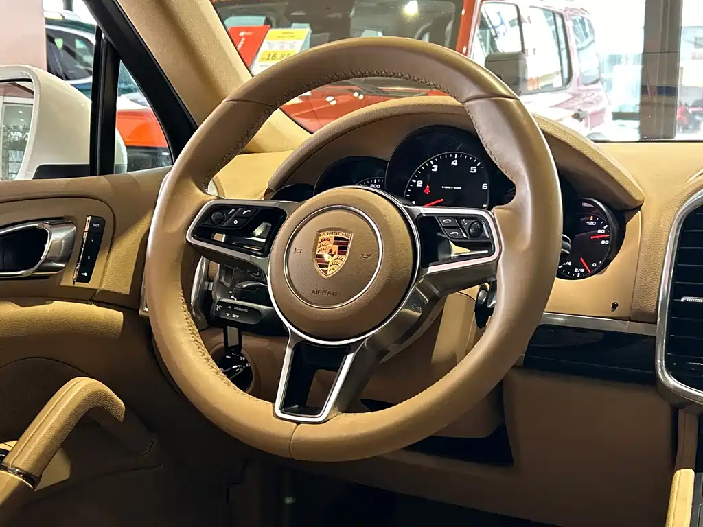 Porsche Cayenne — миниатюра 27