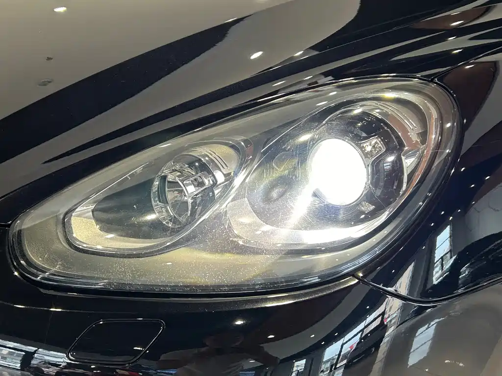 Porsche Cayenne — миниатюра 2