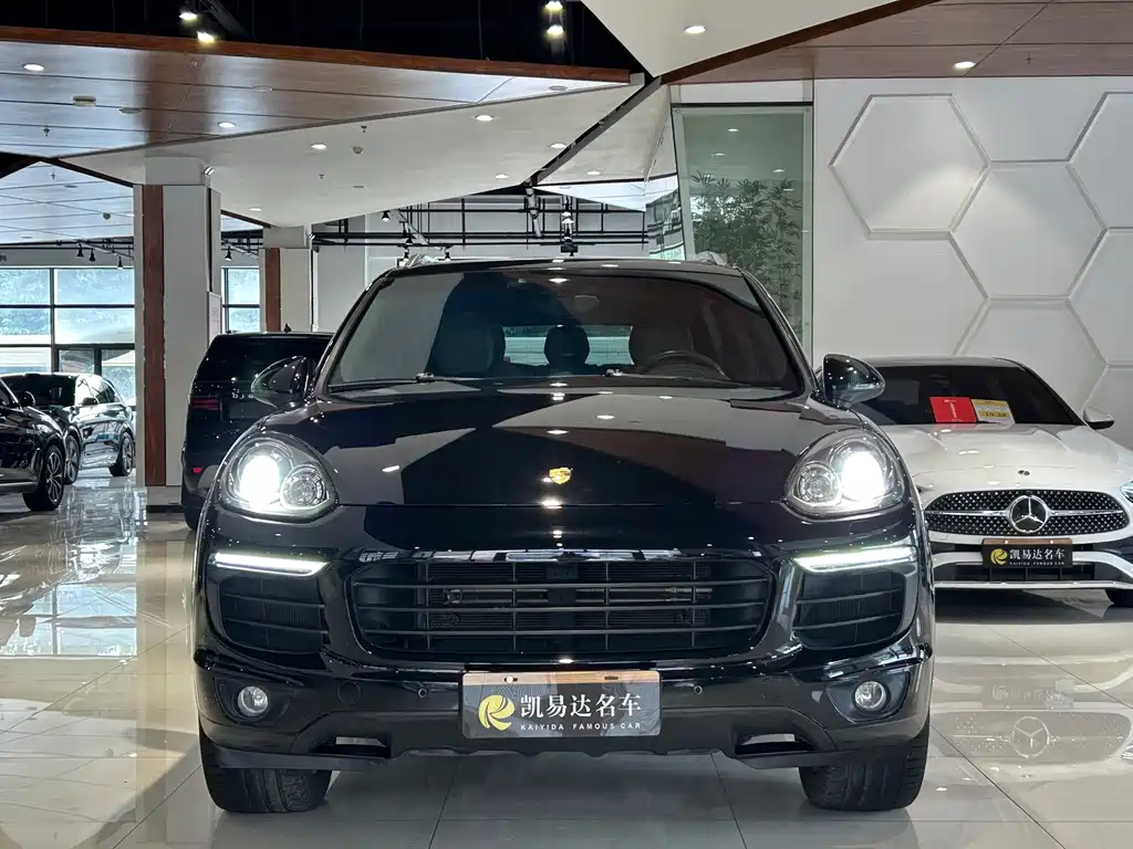 Porsche Cayenne — миниатюра 3