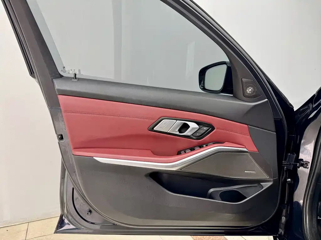 BMW 3 Series — миниатюра 8
