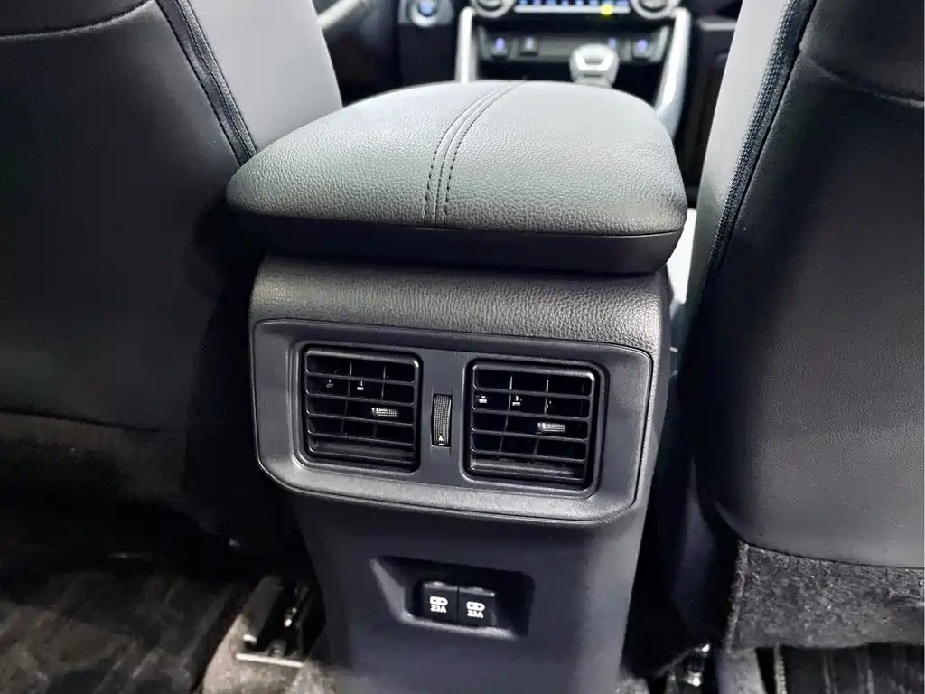 Toyota RAV4 — миниатюра 18