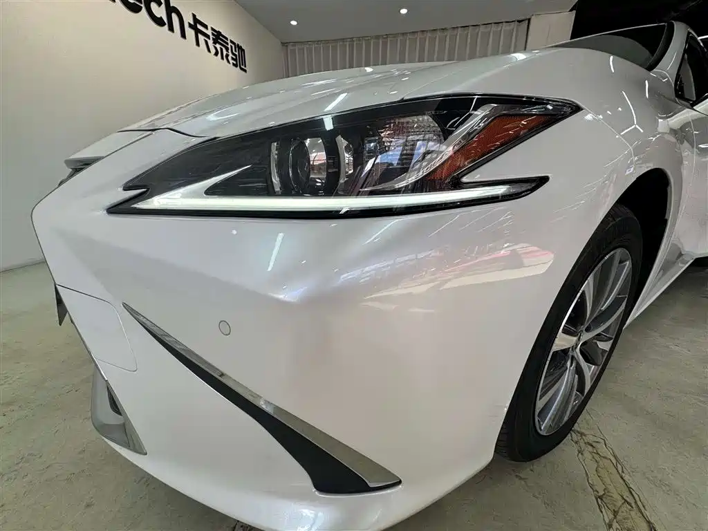 Lexus ES 2020 200