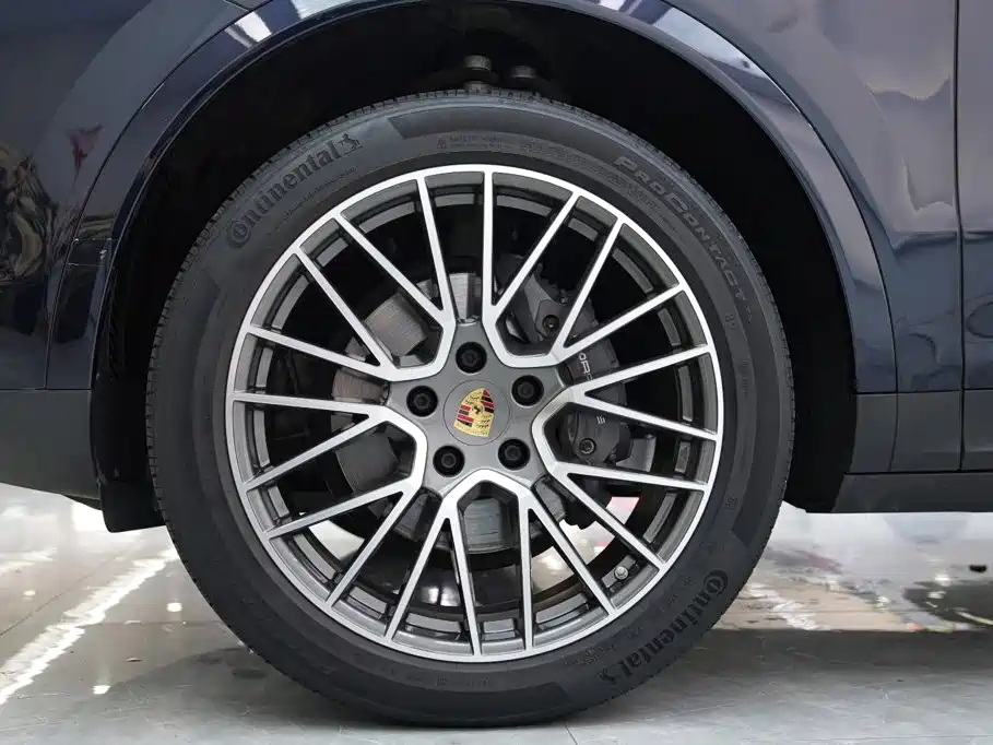 Porsche Cayenne — миниатюра 5