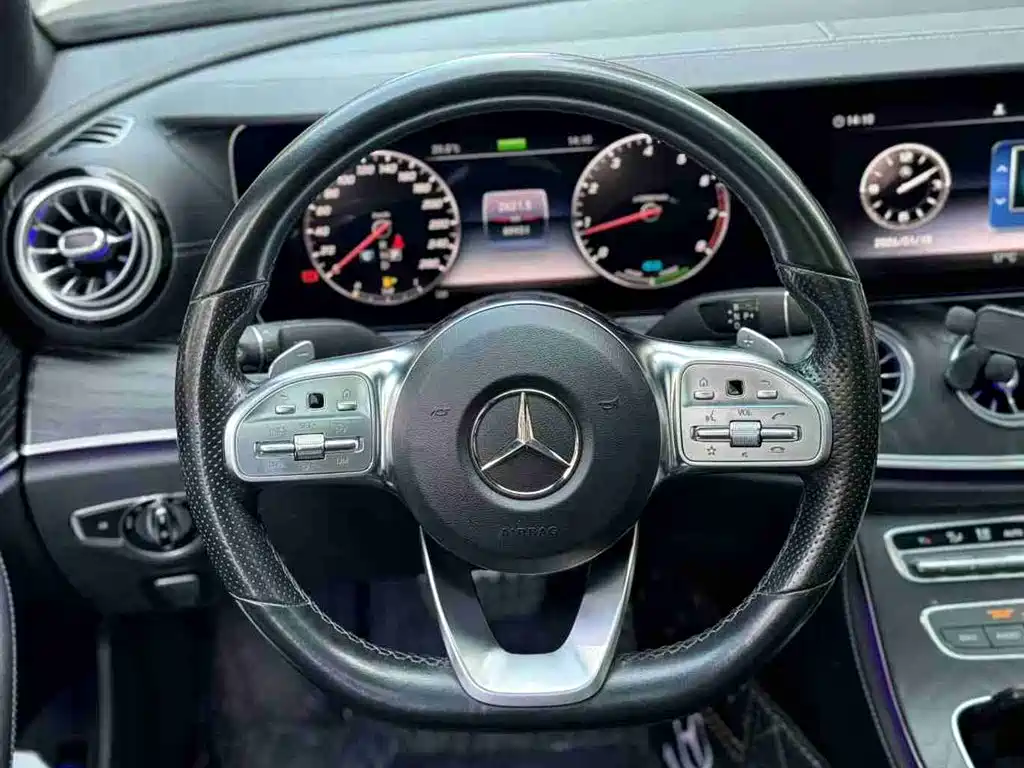 MERCEDES-BENZ E CLASS