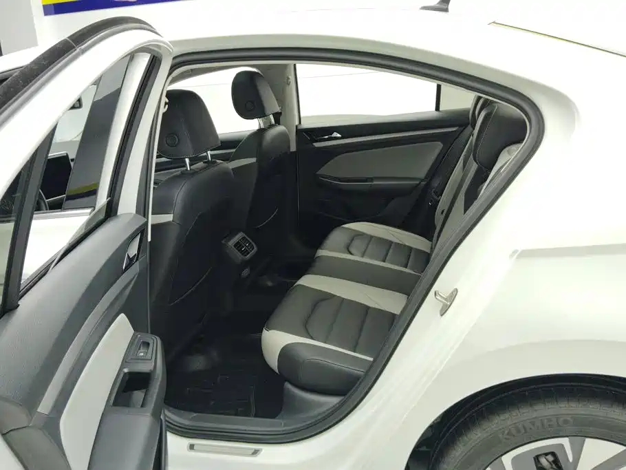 Volkswagen Bora — миниатюра 11