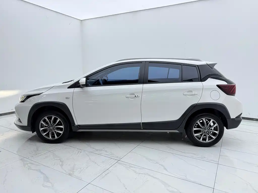 Toyota Yaris L — миниатюра 3