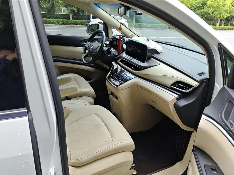 Buick GL8 2023 Luxury