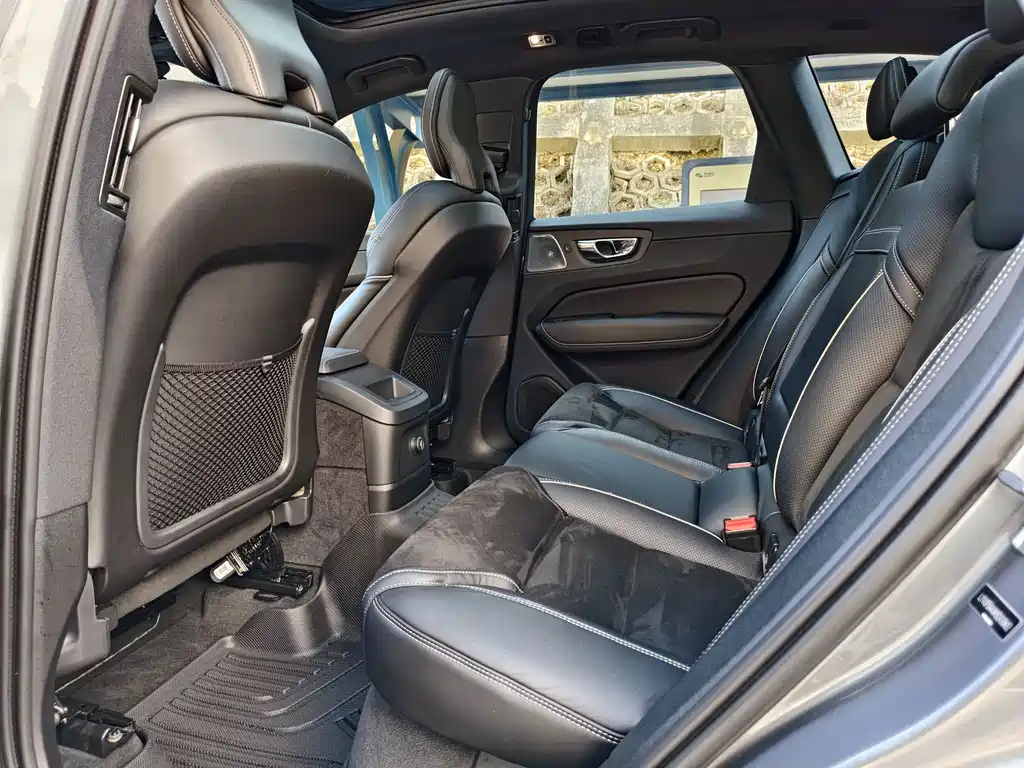 VOLVO XC60 PLUG IN HYBRID