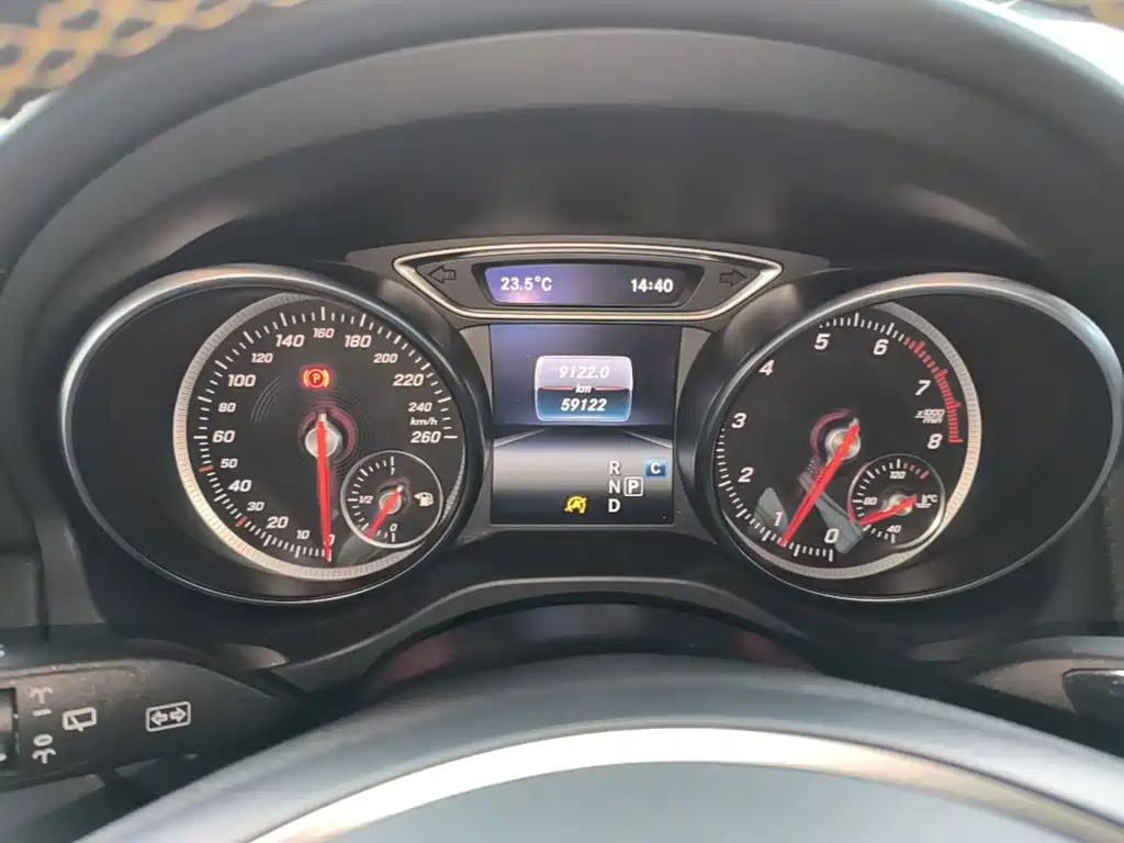 Mercedes-Benz GLA — миниатюра 12