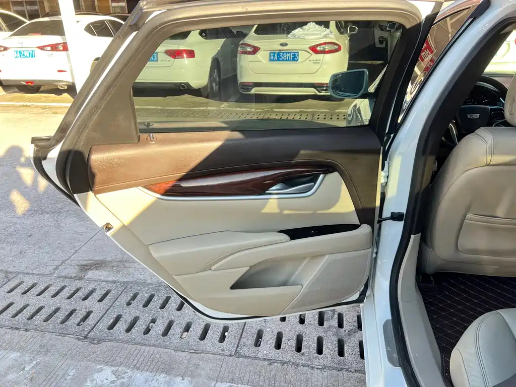 Cadillac XTS — миниатюра 12