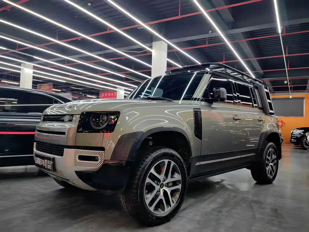 Land Rover Defender 2021
