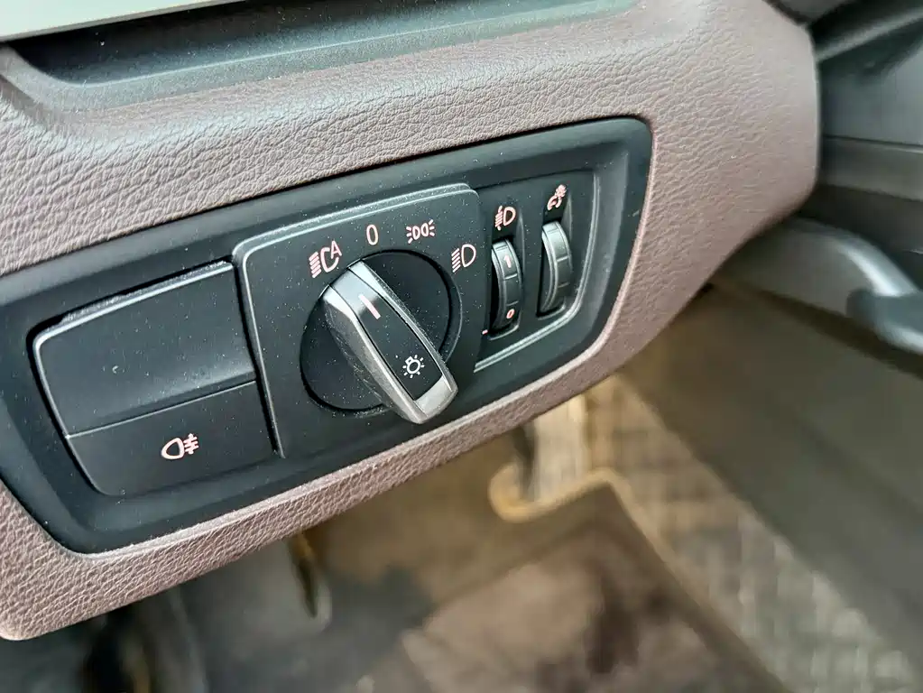 BMW X1 2022 sDrive25Li Lead