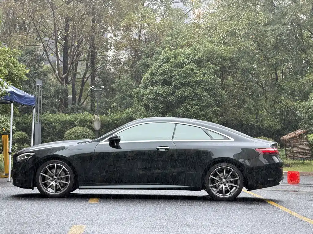 Mercedes-Benz E-Class (Import) — миниатюра 7