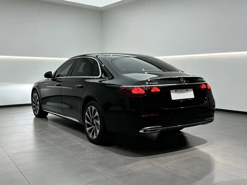 Mercedes-Benz E-Class — миниатюра 27