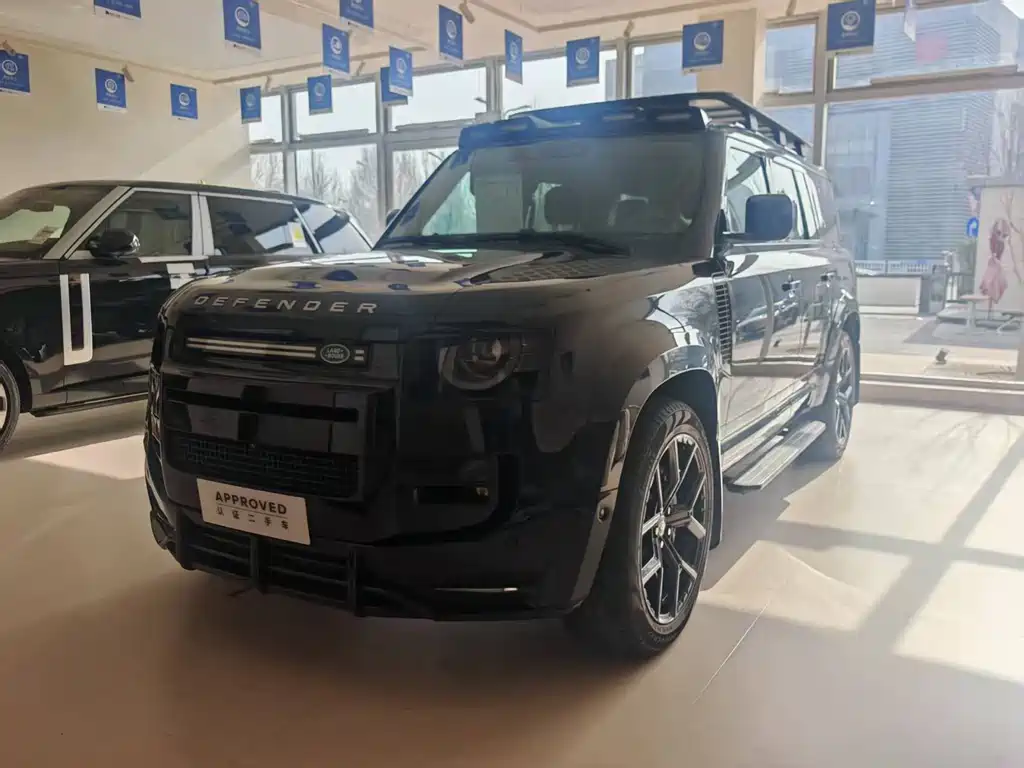 Land Rover Defender 2023