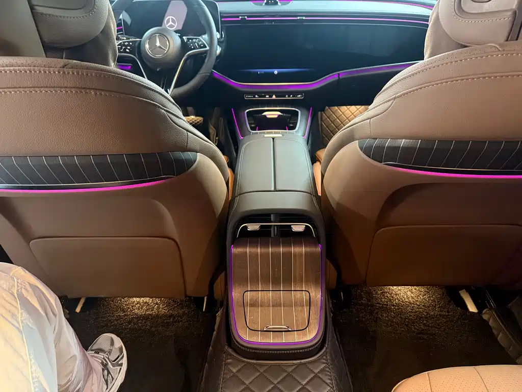 Mercedes-Benz E-Class — миниатюра 14