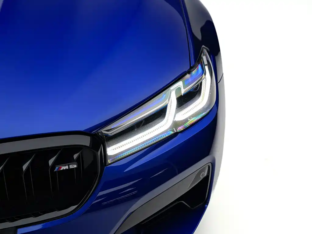 BMW M5 — миниатюра 7