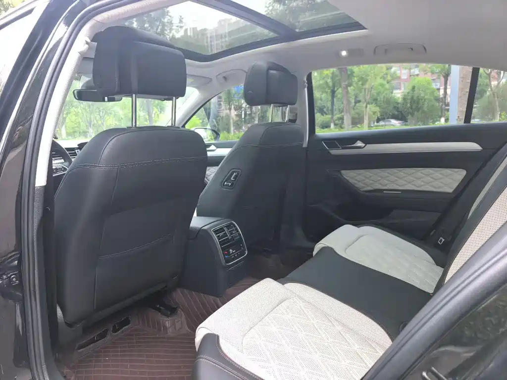 Volkswagen Magotan — миниатюра 6