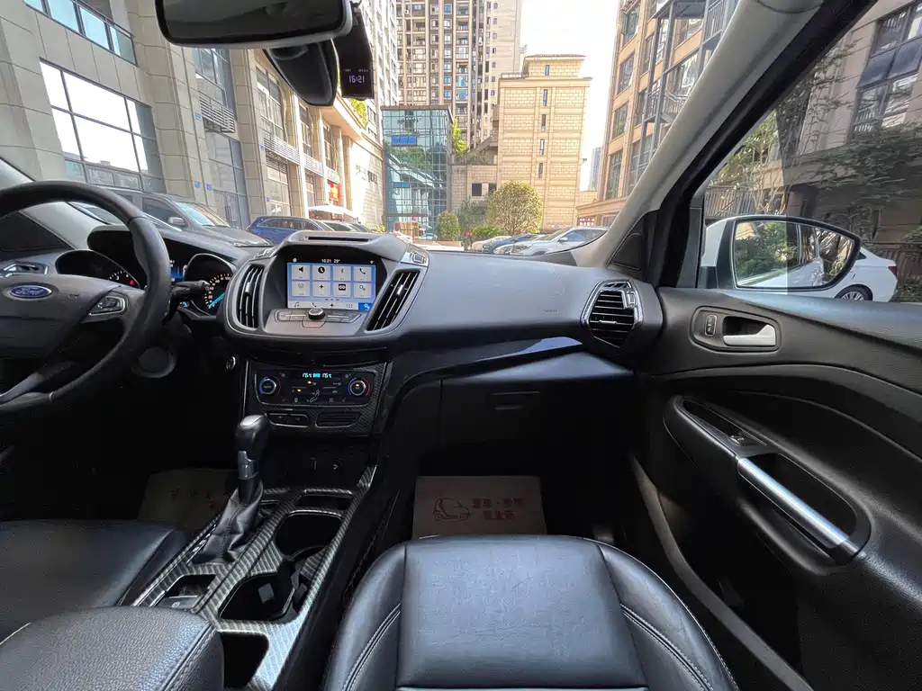 Ford Kuga — миниатюра 12