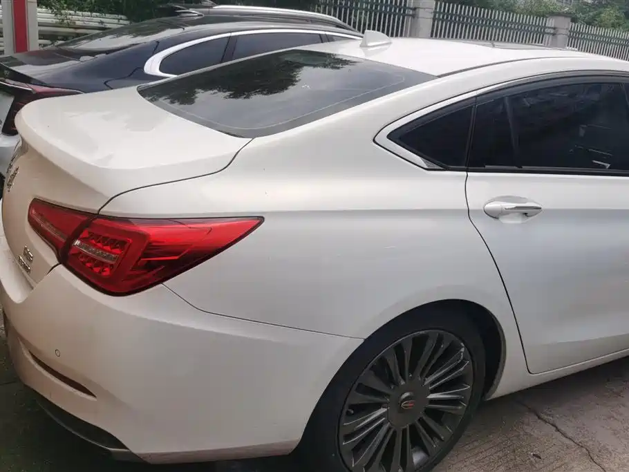 Hongqi H5 2020 1.8T AT