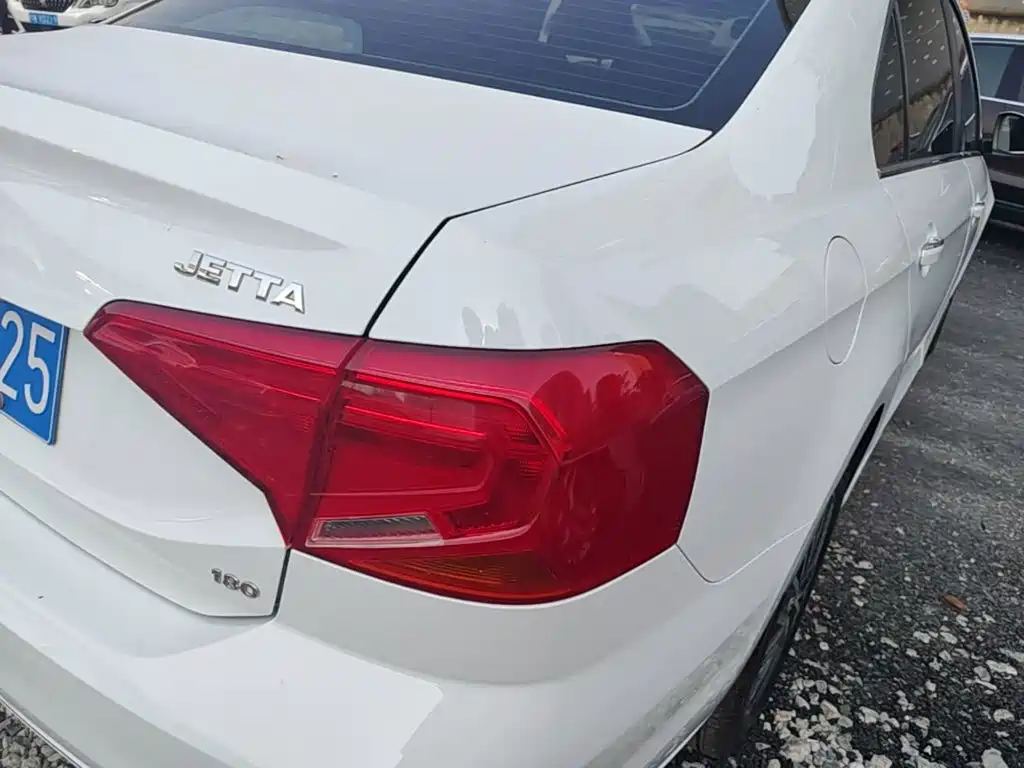 Volkswagen Jetta — миниатюра 8