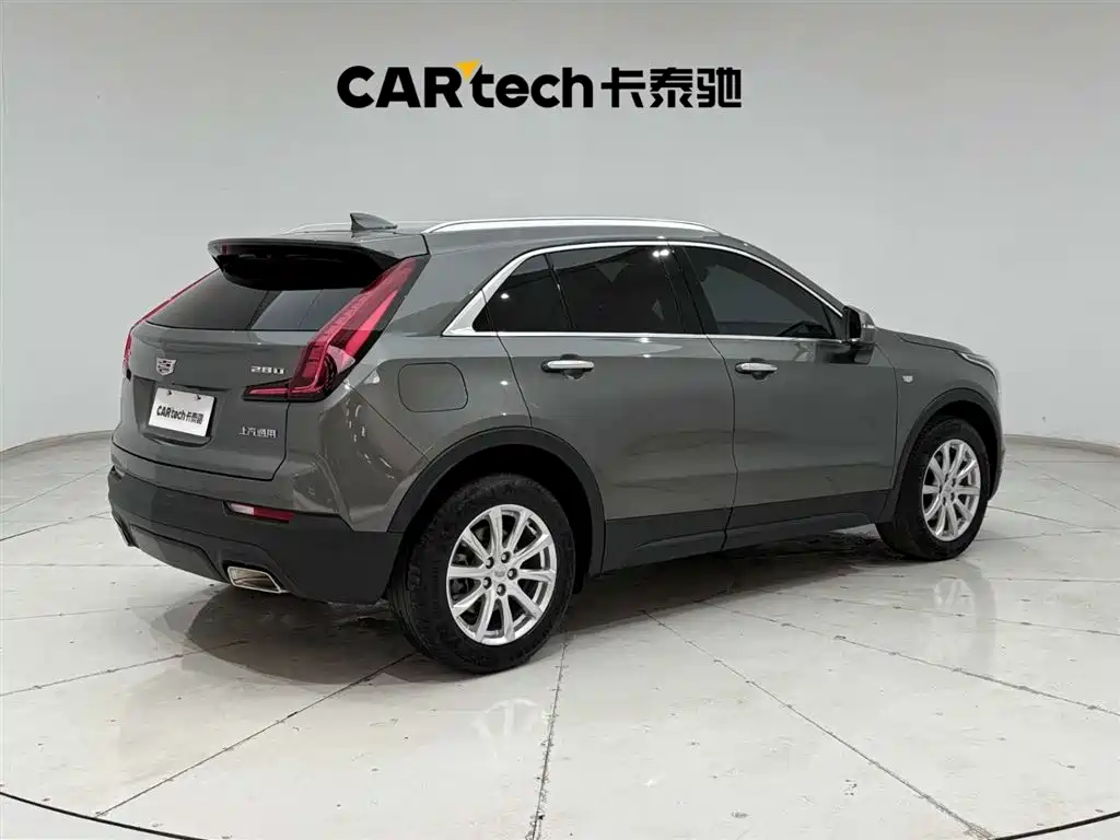 CADILLAC XT4