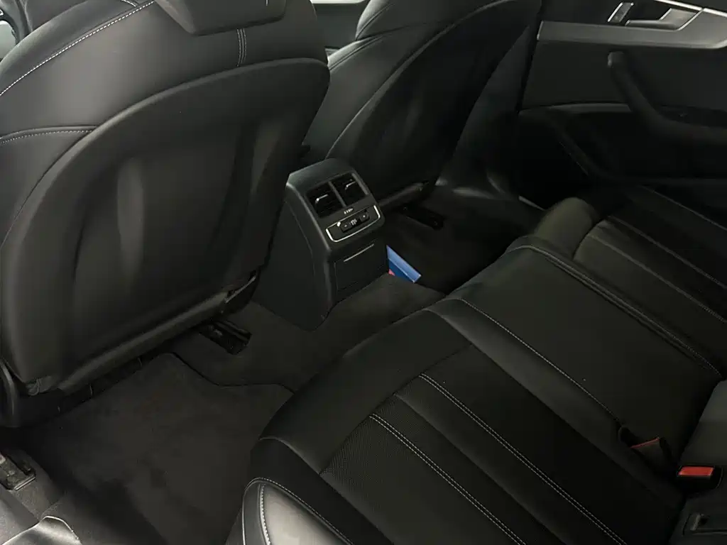 Audi A4L — миниатюра 12