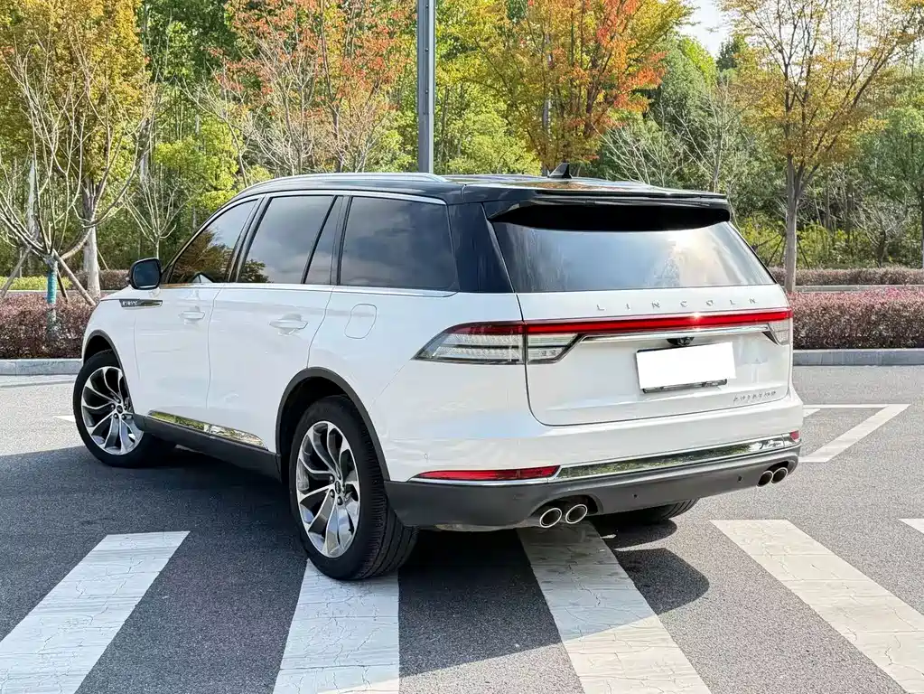 Lincoln Aviator — миниатюра 11