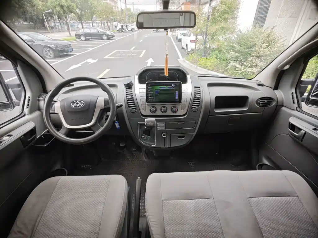 MAXUS V80 — миниатюра 6