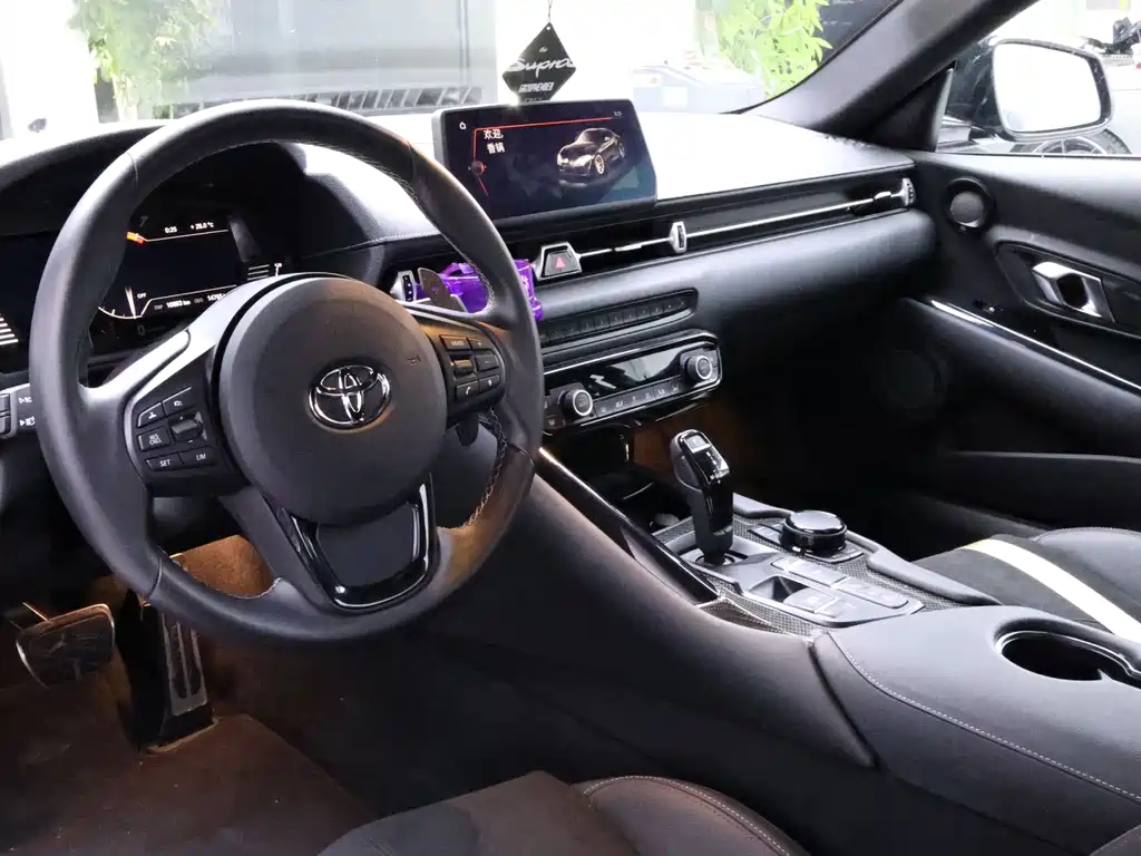 Toyota Supra — миниатюра 6