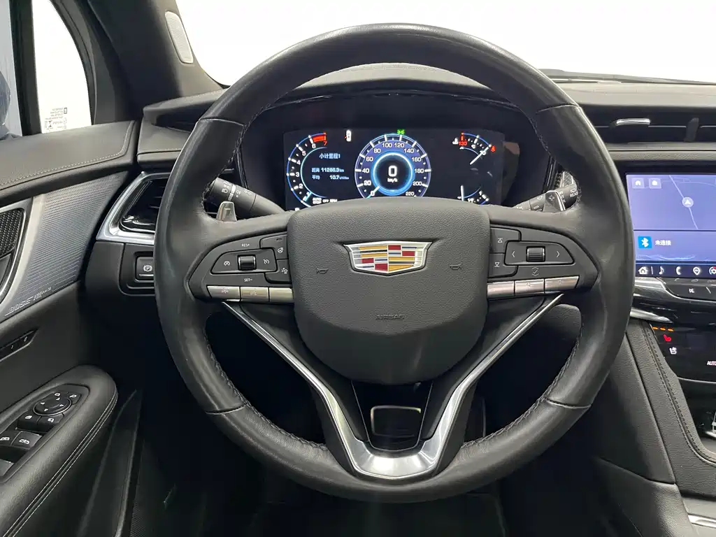 CADILLAC XT6