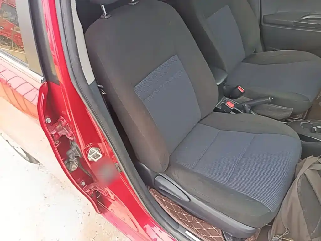 Toyota Yaris L — миниатюра 25