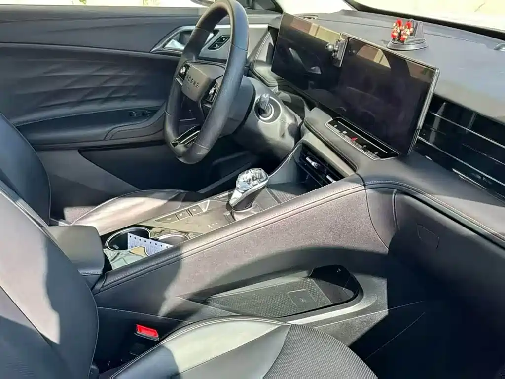Roewe RX5 — миниатюра 3