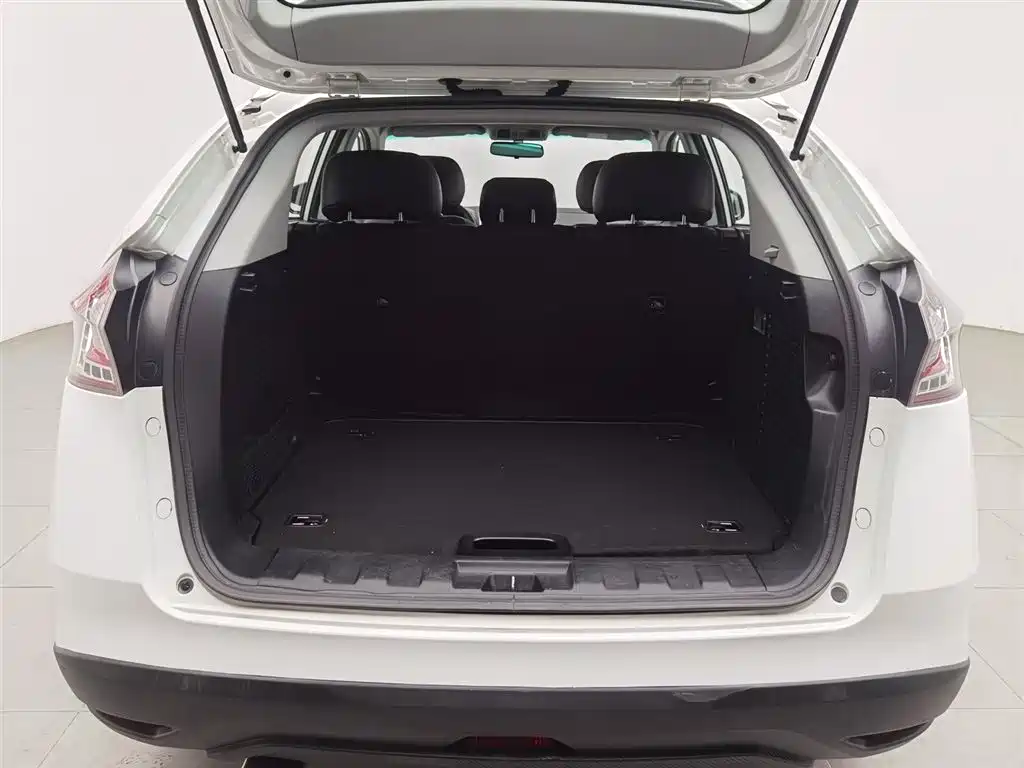 LUXGEN EXCELLENT 6 SUV