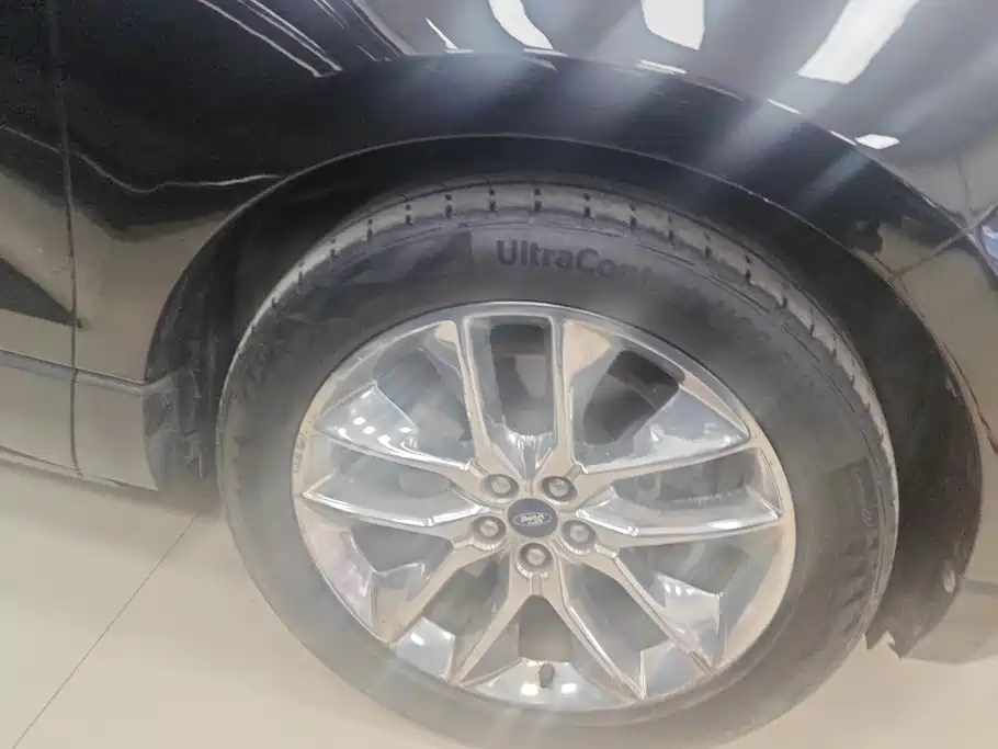 Ford Edge — миниатюра 6