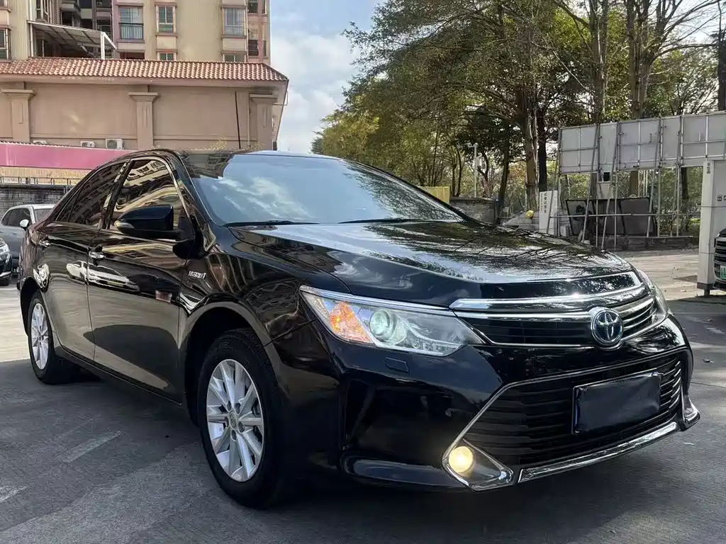 TOYOTA CAMRY