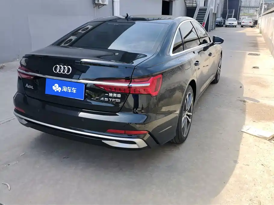Audi A6L 2023 40 TFSI Luxury