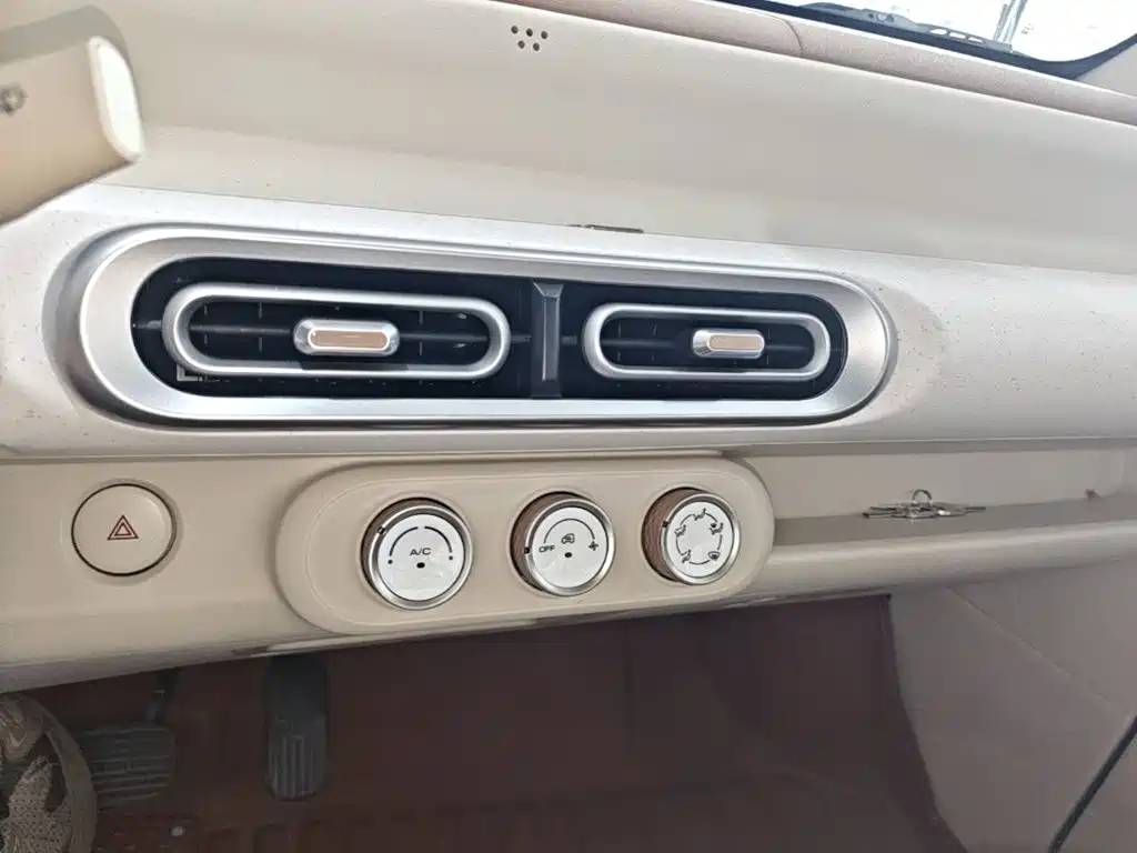 Wuling MINIEV — миниатюра 13