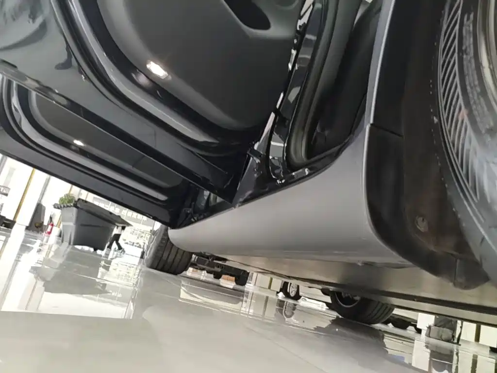Tesla Model Y — миниатюра 22