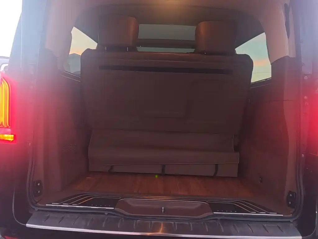 Mercedes-Benz V-Class — миниатюра 19