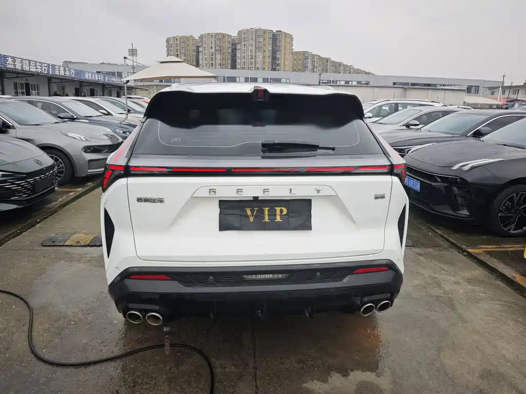 Geely Atlas 2023 — фото 15